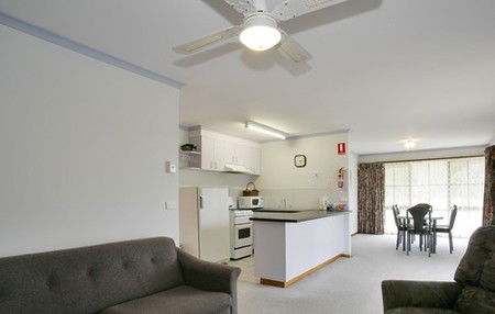 Summerfield Studio Apartments - Geraldton Accommodation 1