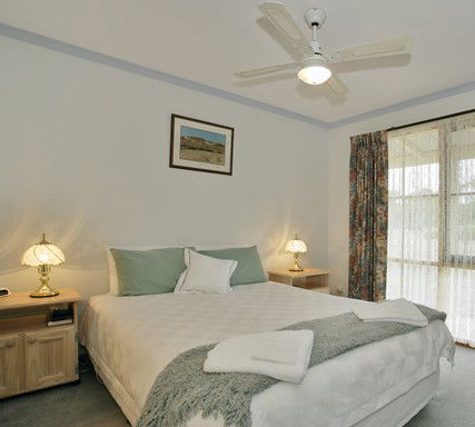 Summerfield Studio Apartments - Geraldton Accommodation 2