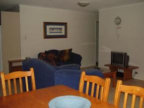 Beachfront Towers - Geraldton Accommodation 4