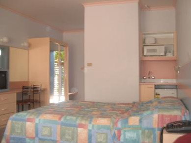 Golden Sands Motor Inn - Geraldton Accommodation 1