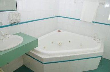 Sapphire Waters Motor Inn - Geraldton Accommodation 3