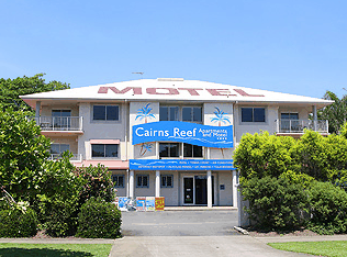 Cairns Reef Apartments And Motel - Geraldton Accommodation