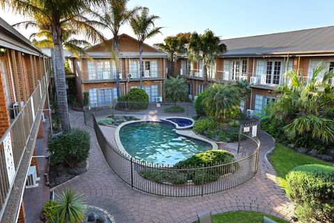 Quality Hotel Melbourne Airport - Geraldton Accommodation 0