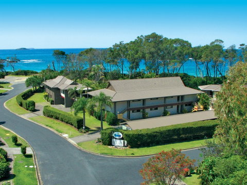 Absolute Beachfront Smugglers On The Beach - Geraldton Accommodation 0