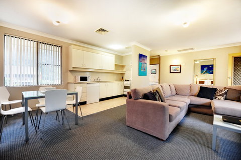 Absolute Beachfront Smugglers On The Beach - Geraldton Accommodation 5