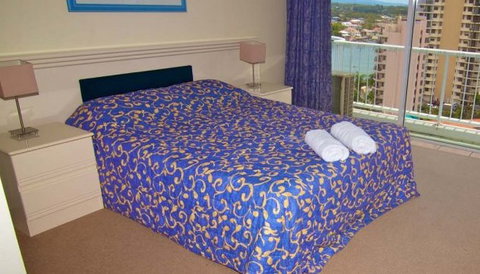 Surfers Mayfair - Geraldton Accommodation 0