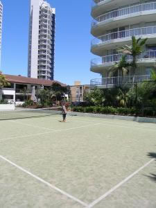 Surfers Mayfair - Geraldton Accommodation 7