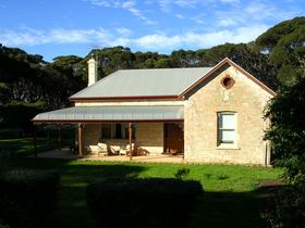Dudley Villa - Geraldton Accommodation 0