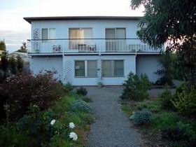 Salty Grape Beach House - Geraldton Accommodation 0