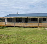 Surfin Sceales Beach House - Geraldton Accommodation