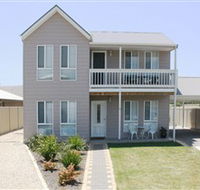 Rocks Retreat Holiday House - Geraldton Accommodation