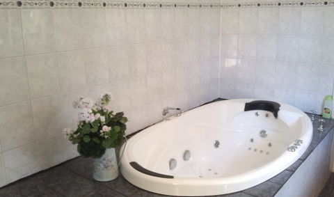 Angaston Rose B&B - Geraldton Accommodation 4