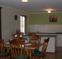 Lazy Days BB Cottage - Geraldton Accommodation