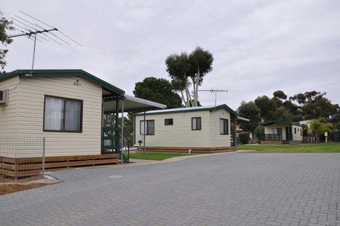 Avoca Dell Caravan Park - Geraldton Accommodation 4