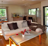 Misty Mountains Tropical Rainforest Romantic Retreat - Geraldton Accommodation