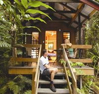 Cape Trib Beach House YHA - Geraldton Accommodation
