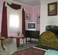 Hollyhock Cottage - Geraldton Accommodation