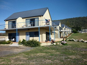 Diamond Island Resort - Beachfront Villas - Geraldton Accommodation 0