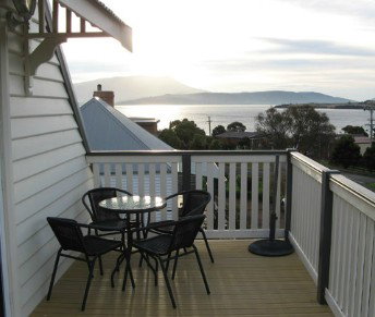 Iron Pot Cottage - Geraldton Accommodation 3