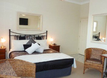 Kurrajong House - Geraldton Accommodation 5