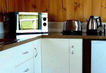 Hazelcreek Cottages - Geraldton Accommodation 4