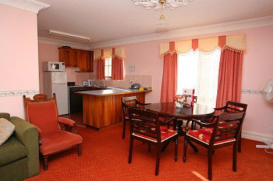 Hatchers Richmond Manor - Geraldton Accommodation 5