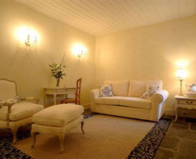Montrose Of Ballarat - Montrose Cottage - Geraldton Accommodation 0
