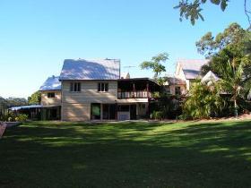 Glasshouse Mountains Ecolodge - Geraldton Accommodation 0