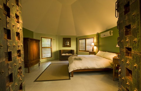 Glasshouse Mountains Ecolodge - Geraldton Accommodation 2