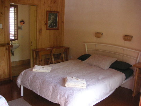 Glasshouse Mountains Ecolodge - Geraldton Accommodation 4