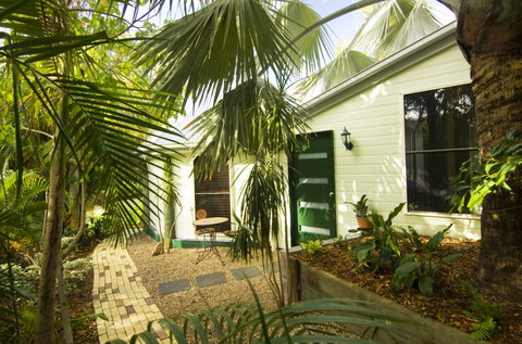Glasshouse Mountains Ecolodge - Geraldton Accommodation 5
