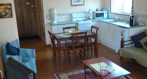 Avoca Cottages - Geraldton Accommodation 2