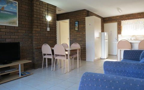 Chapman Court - Geraldton Accommodation 4