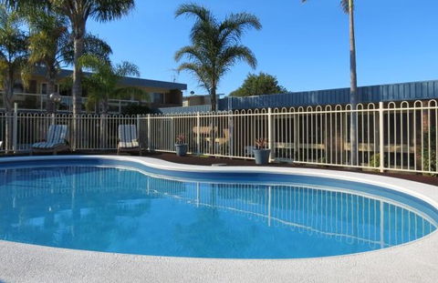Chapman Court - Geraldton Accommodation 6