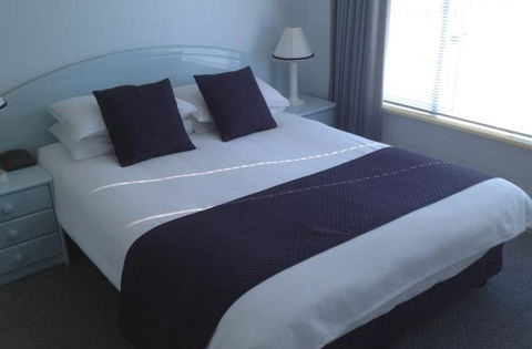 Breakers Apartments Mollymook - Geraldton Accommodation 3