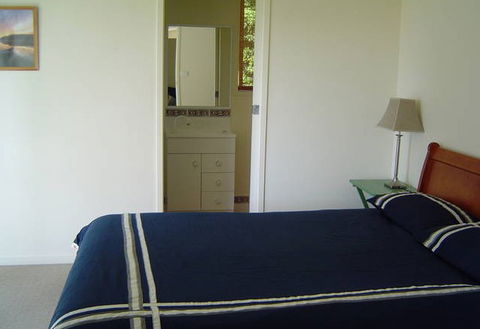 Breeze In Mollymook Beach - Geraldton Accommodation 2