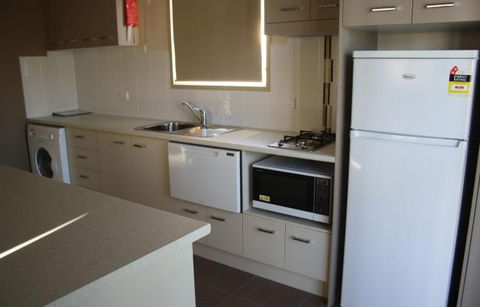 Bowlo Holiday Cabins - Geraldton Accommodation 0
