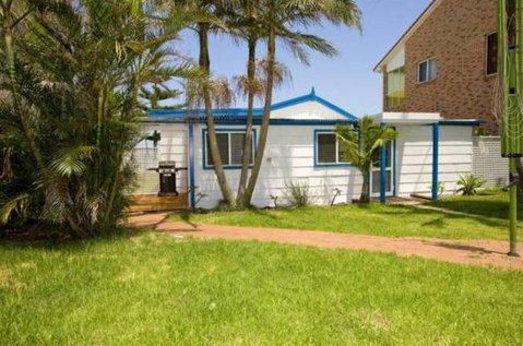 A Beach House On Sunset - Geraldton Accommodation 0