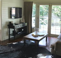 Book Barn Cottage - Geraldton Accommodation