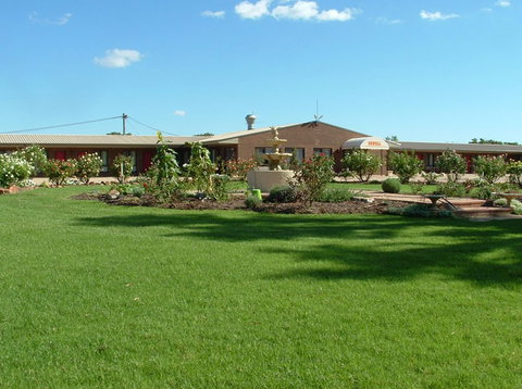 Newell Motor Inn - Geraldton Accommodation 0