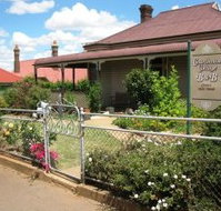 Courthouse Cottage B and B - Geraldton Accommodation