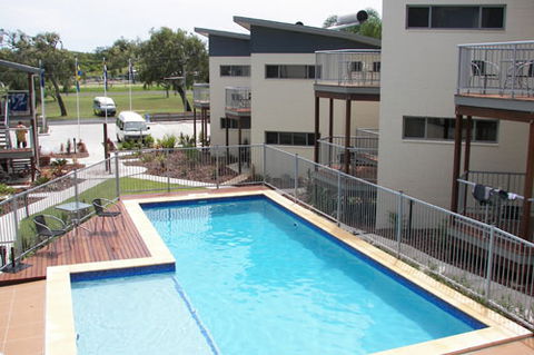 Emu's Beach Resort - Geraldton Accommodation 0