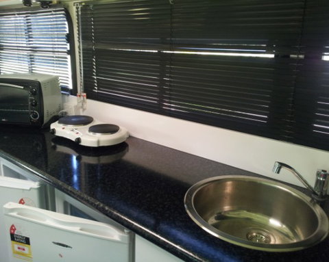Nanango Caravan And Motorhome Park - Geraldton Accommodation 5