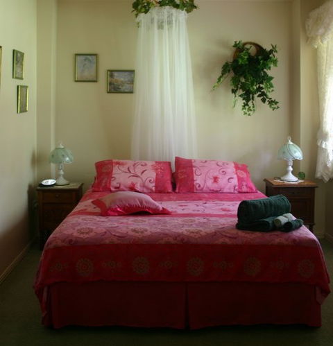 Riviera Bed And Breakfast - Geraldton Accommodation 3