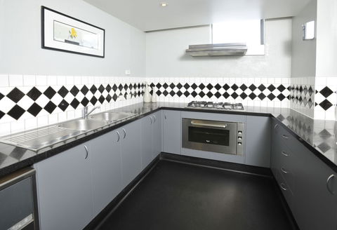 Sleep And Go Hotel, Preston - Geraldton Accommodation 0