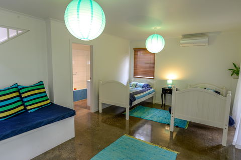 Surfers Palace Torquay - Geraldton Accommodation 1