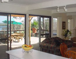 Lakeview Cottage - Geraldton Accommodation 0