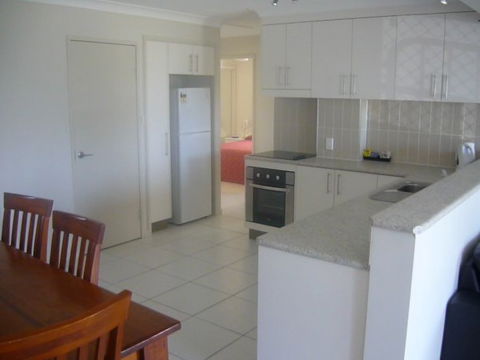 L'Amor Holiday Apartments - Geraldton Accommodation 3