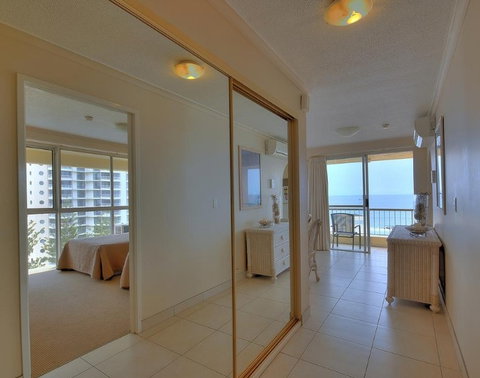 Surfers Beachside Holiday Apartments - Geraldton Accommodation 4