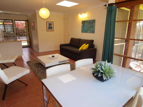 Bright Highland Valley Cottages - Geraldton Accommodation 0